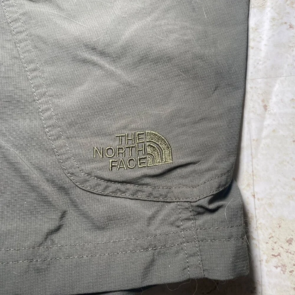 The North Face Mens Cargo Shorts Olive Green Sz 38 Nylon Outdoor Hiking‎ Durable